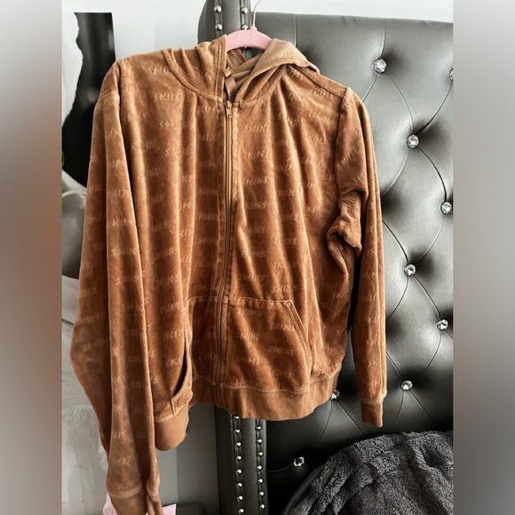 NWOT- SKIMS VELOUR TRACK SUIT - Picture 2 of 8